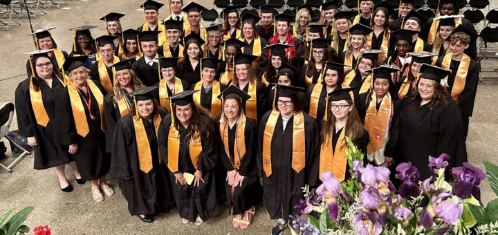 Group photo of Phi Theta Kappa's graduating class for 2023.